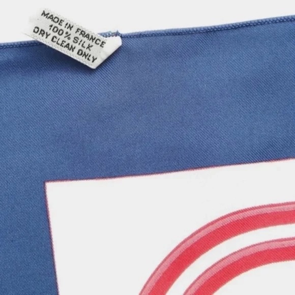 Share HERMES Square Silk Scarf Square 43cm x 43cm Blue Red White Gold - Picture 9 of 10